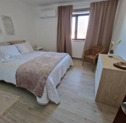 Bouro's Cliff Semesterbostad *