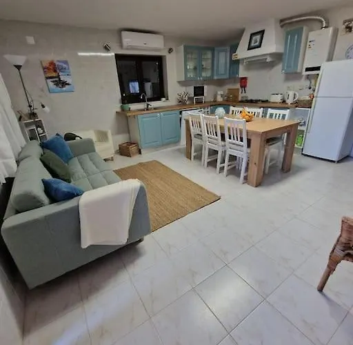 Semesterbostad Bouro's Cliff *